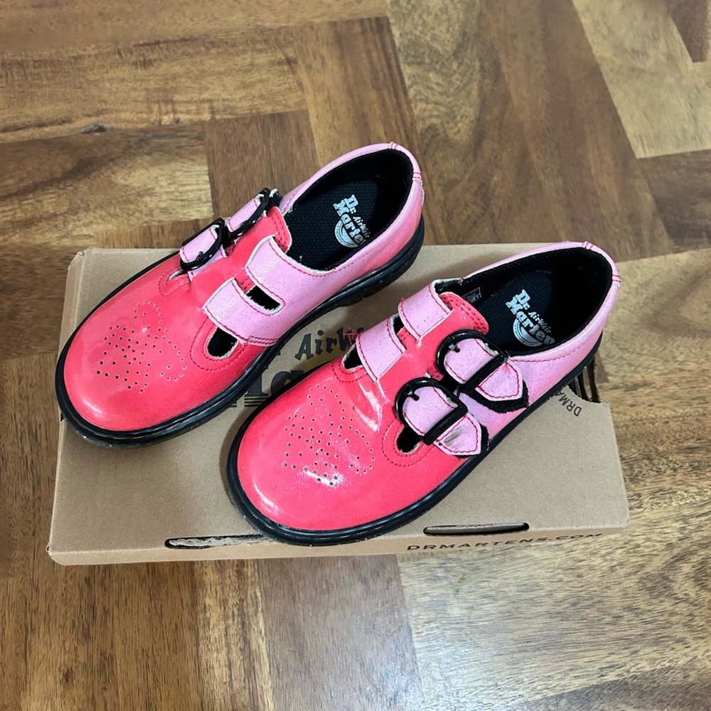 Dr. Martens Kids Shiny Pink Loafers / Mary Jane Shoes Size 11 - Picture 2 of 4